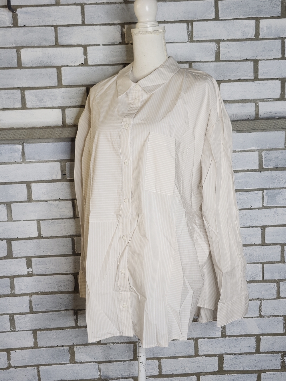• Time and Tru Women's Long Sleeve Tan/Wht Striped Oversized Button Shirt XXXL